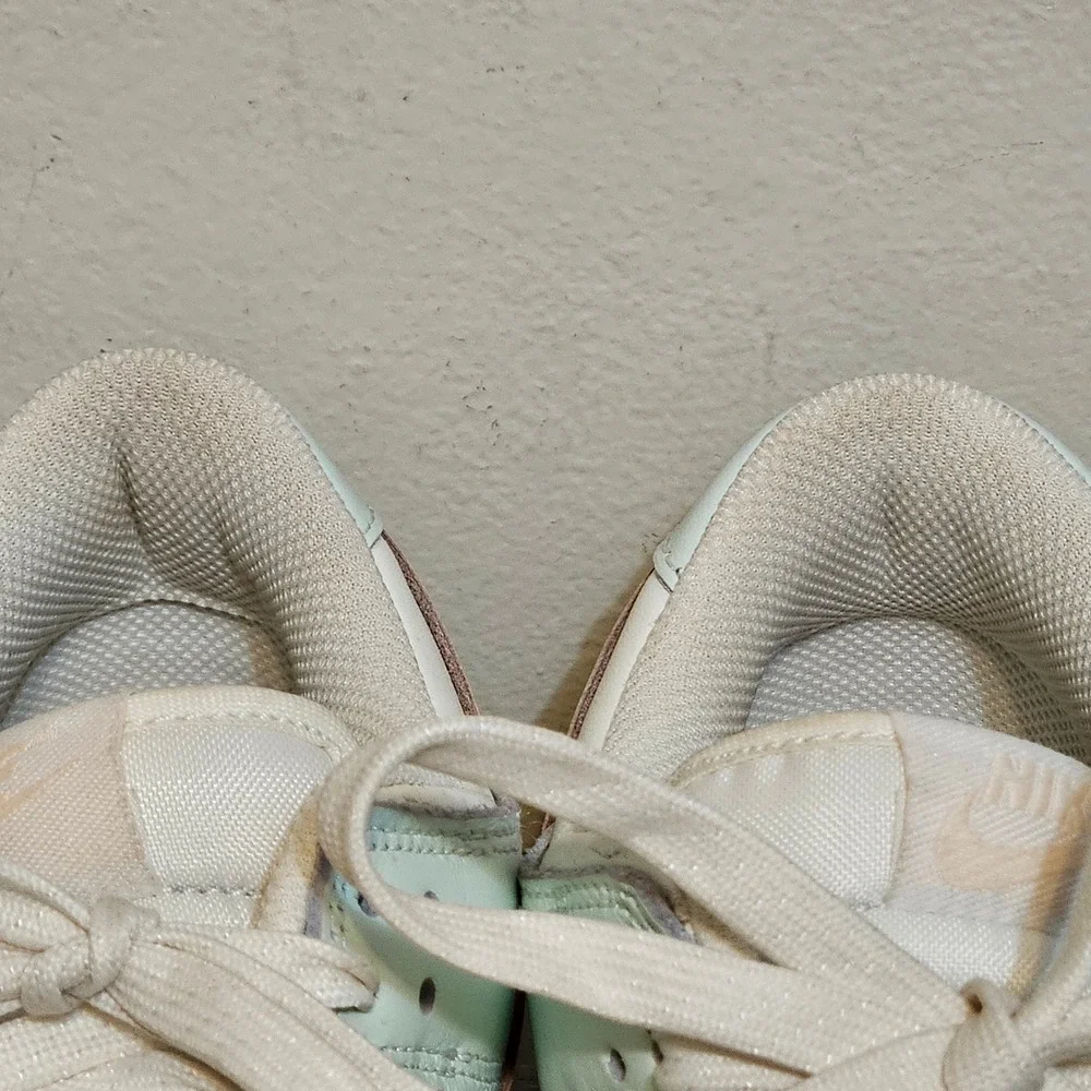 Nike Dunk Low Barely Green Crimson DD1503-104 Women's Size 8.5‎